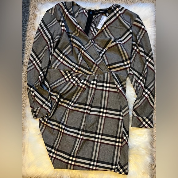 NWT Emmalee Plaid V-Neck Dress - Picture 4 of 5